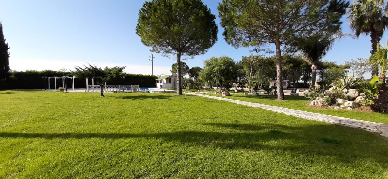 Masseria San Nicola B&B Торре-Санта-Сузанна Екстер'єр фото