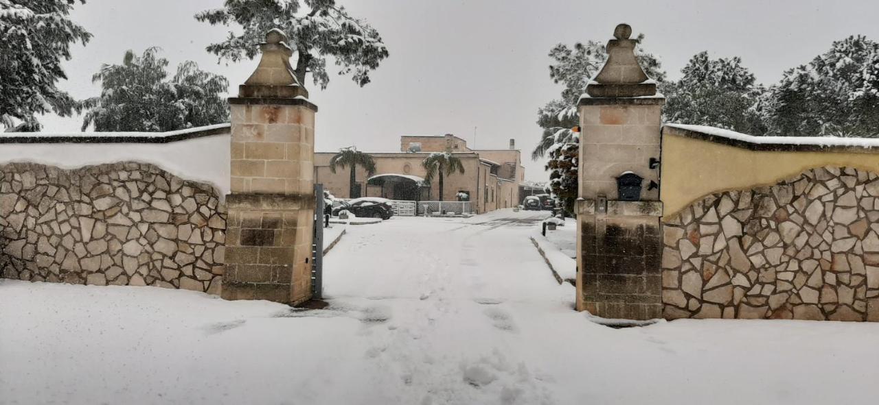 Masseria San Nicola B&B Торре-Санта-Сузанна Екстер'єр фото
