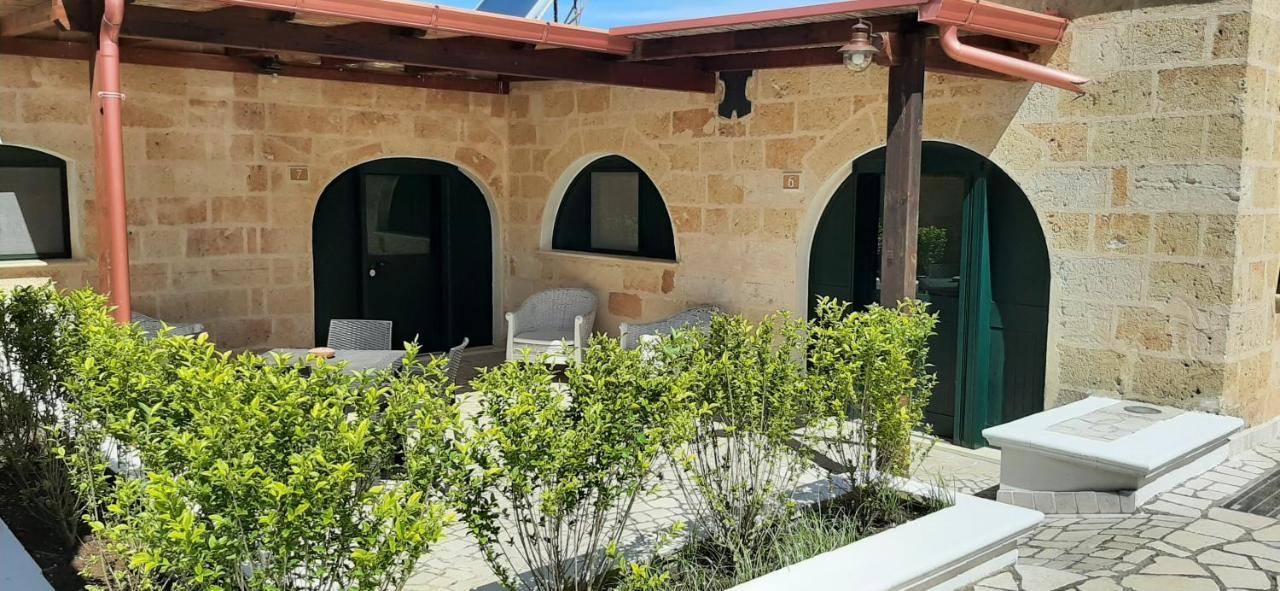 Masseria San Nicola B&B Торре-Санта-Сузанна Екстер'єр фото
