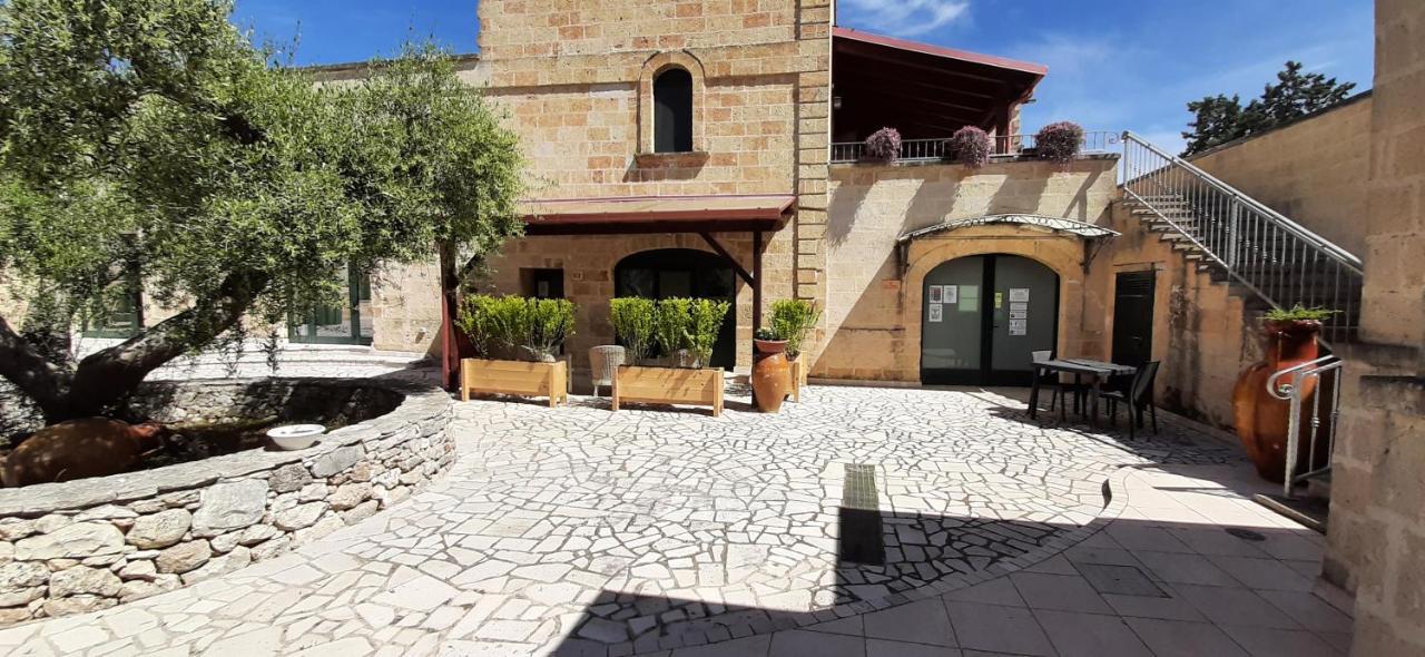 Masseria San Nicola B&B Торре-Санта-Сузанна Екстер'єр фото