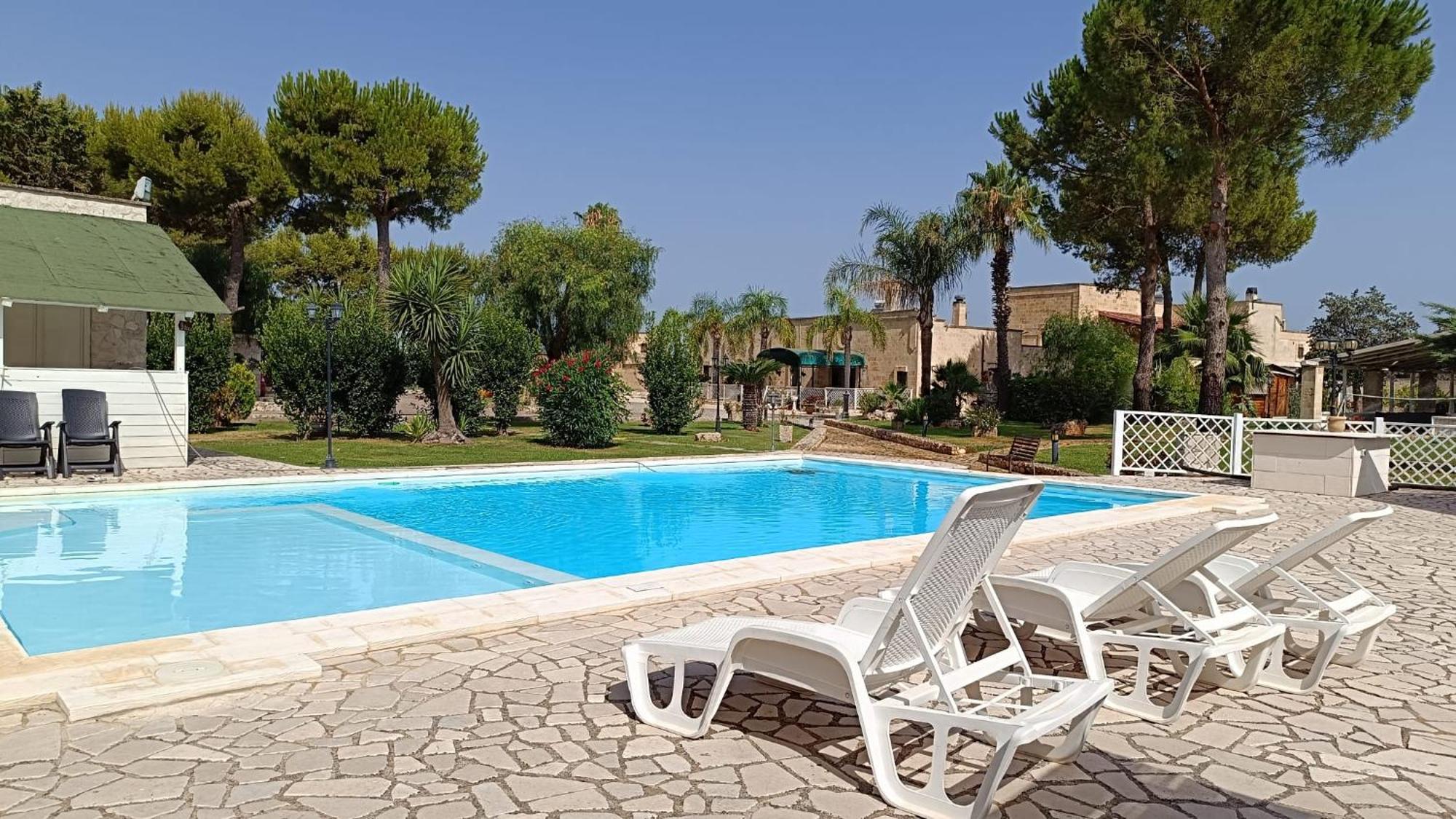 Masseria San Nicola B&B Торре-Санта-Сузанна Екстер'єр фото