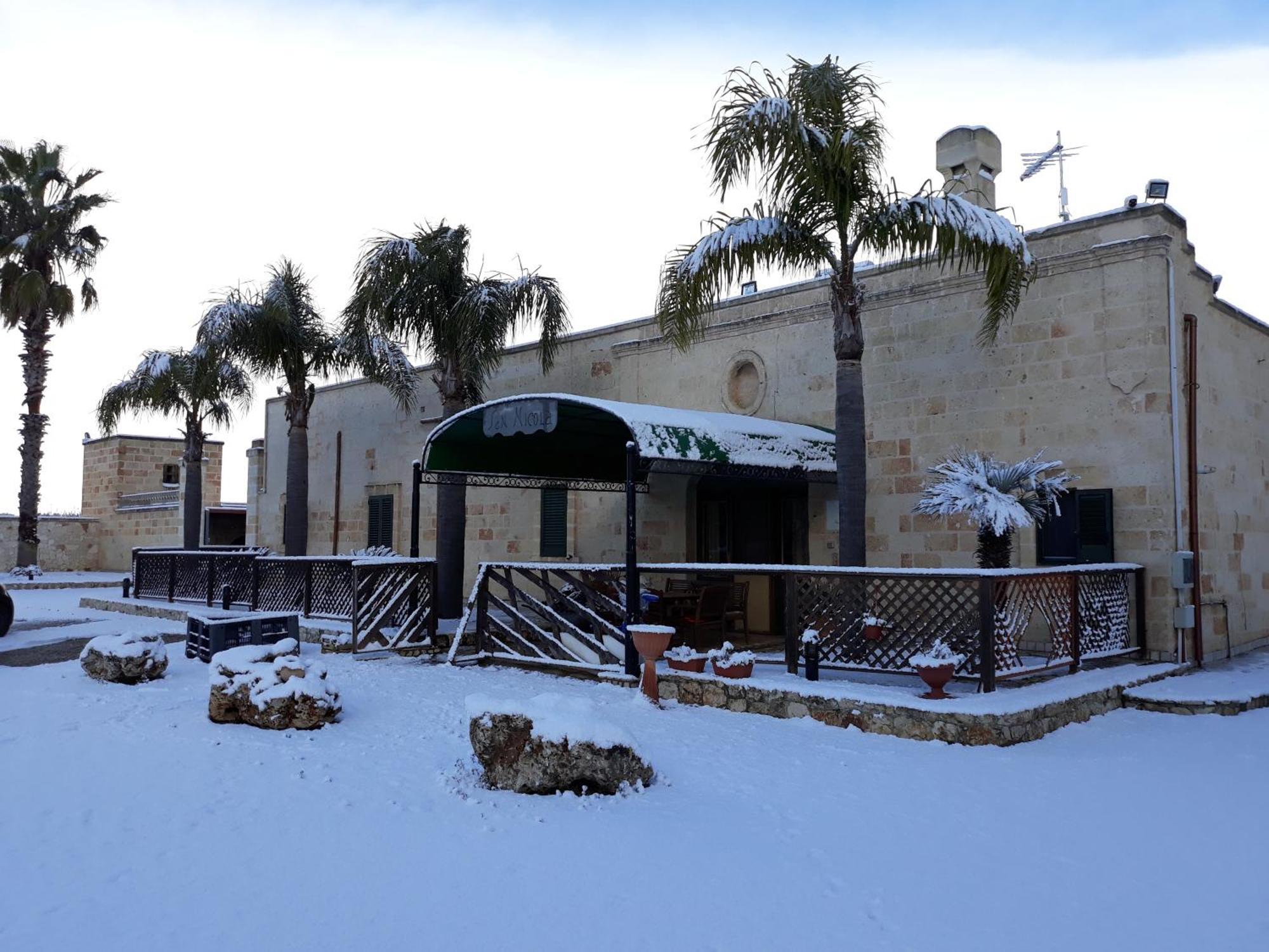 Masseria San Nicola B&B Торре-Санта-Сузанна Екстер'єр фото